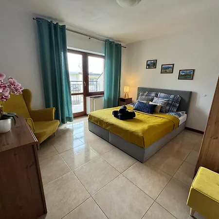 Apartment - Chomikowka *